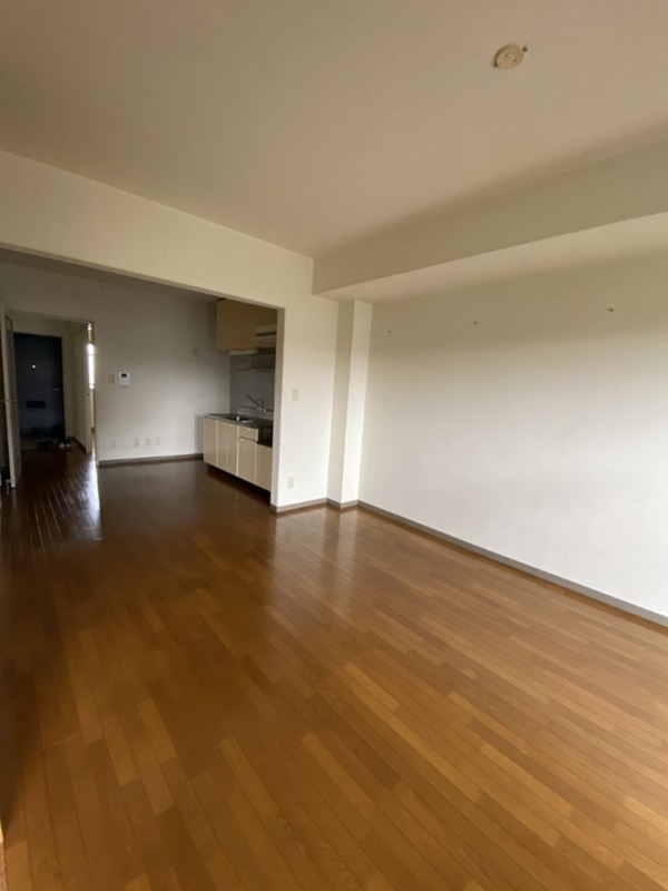 ドルフ長後　弐番館 リビング