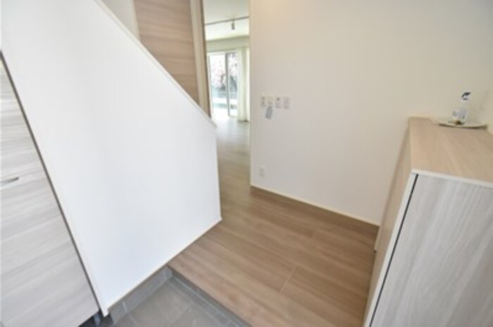 メゾン妻田　A 玄関