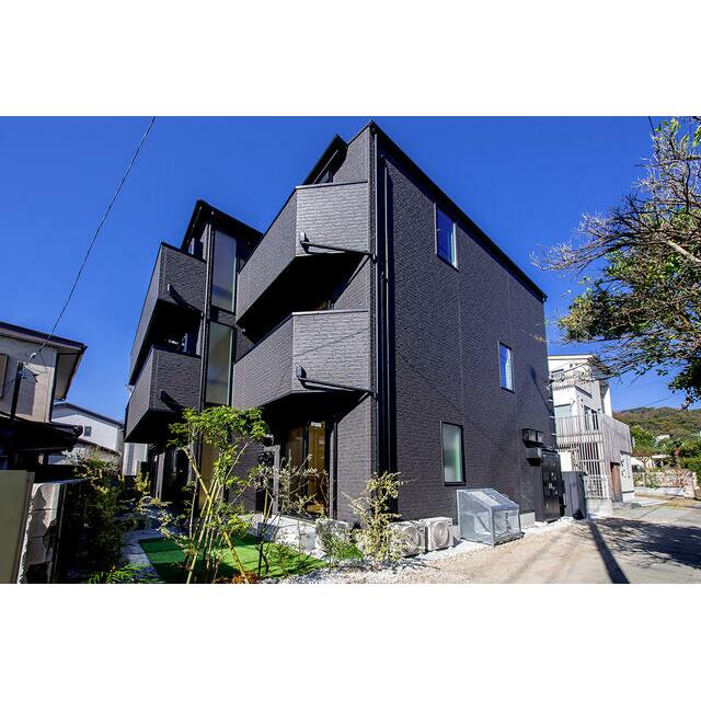 Ｄｏｕｚｅ　Ｋａｍａｋｕｒａ 103号室 外観