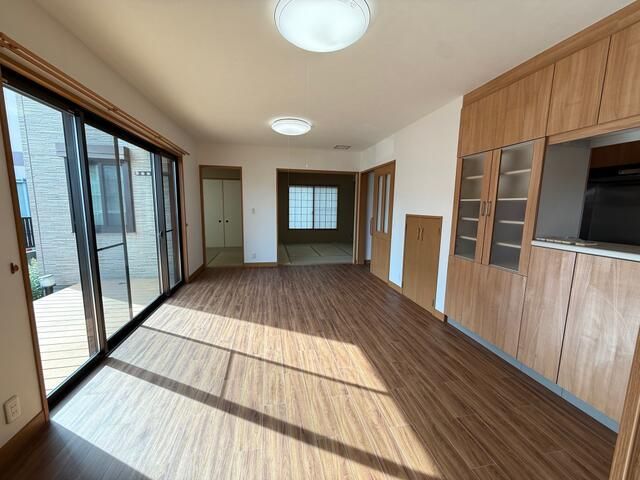 伊勢原１丁目　戸建賃貸 リビング