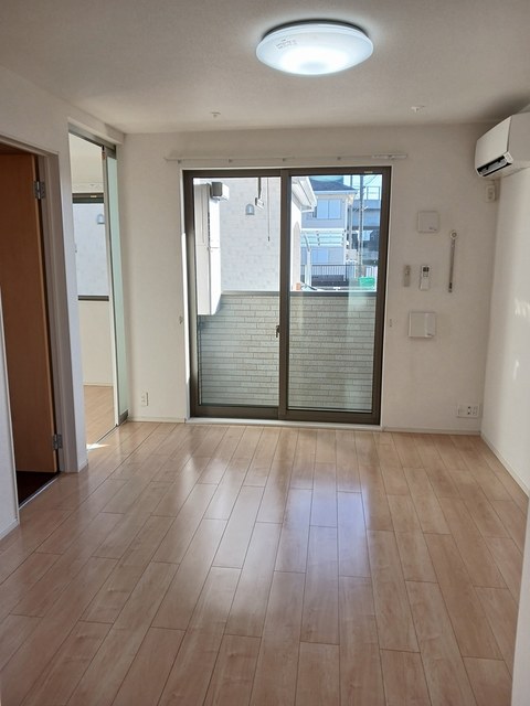 ストロベリー　ヒルズ リビング