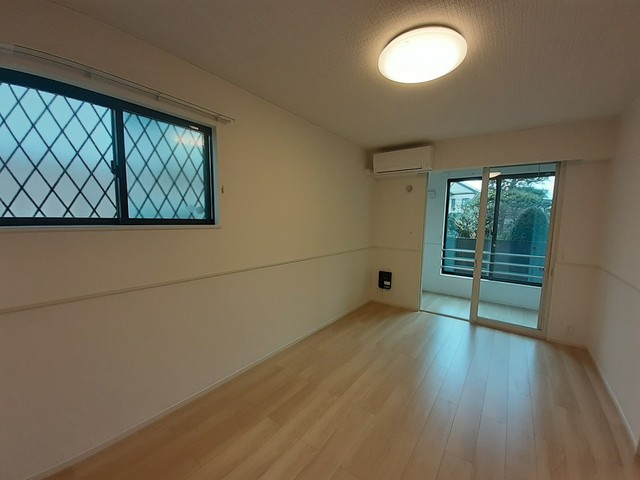 アザレア リビング