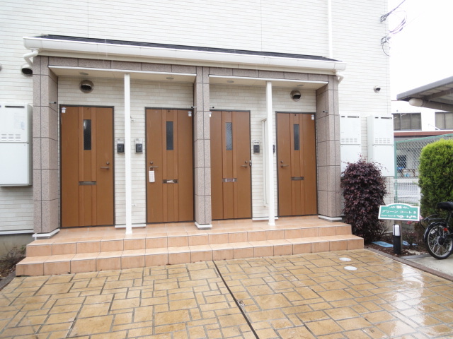 グリーンコートＢ 玄関