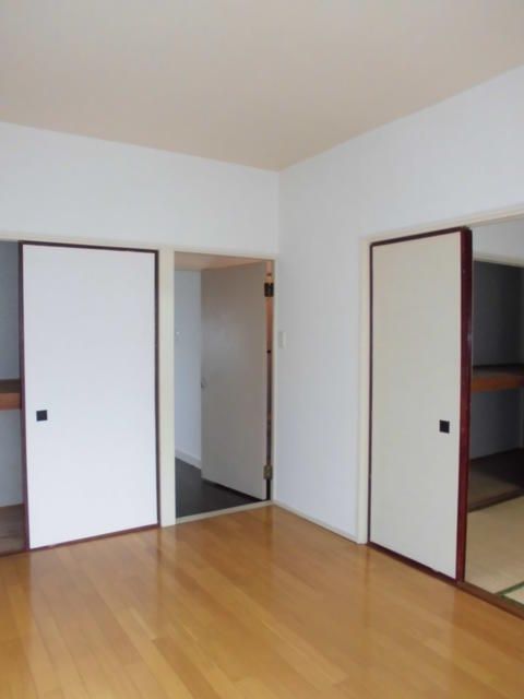 西川ビル リビング