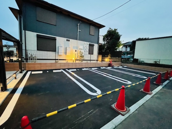 エクラン　ウルー湘南S 駐車場