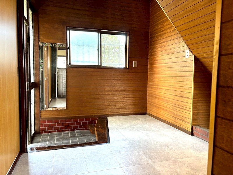 MotoBase長持 玄関