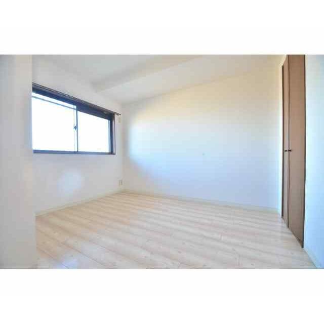 アゼリアコート ベッドルーム