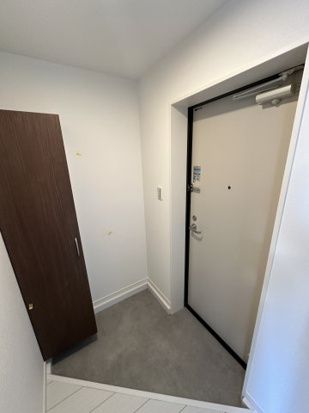 セラ本厚木 玄関