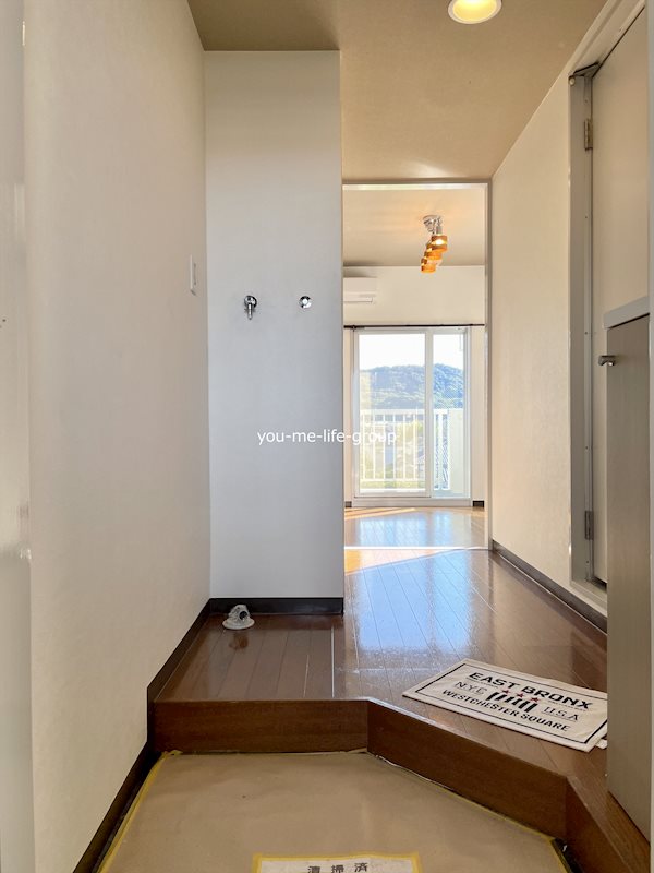 プラーズ徳延 玄関