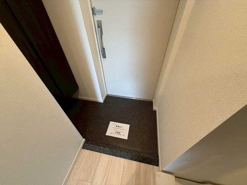 LIME RESIDENCE HIRATSUKA WEST 玄関