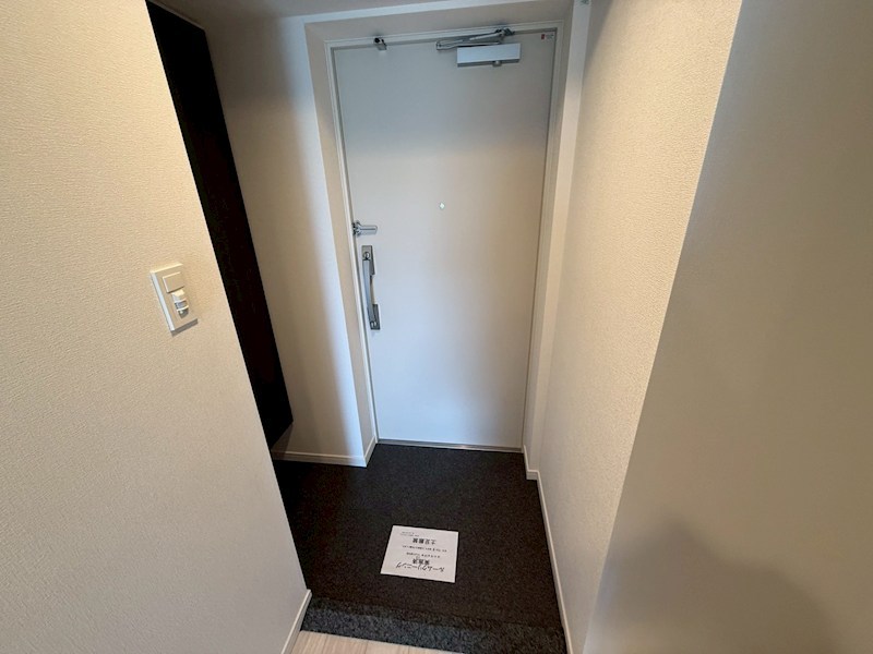 LIME RESIDENCE HIRATSUKA WEST 玄関