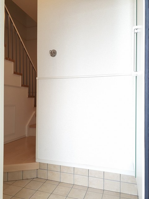 エクセランパレＢ 玄関