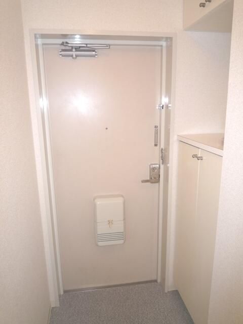 ヒルズ南戸塚 玄関