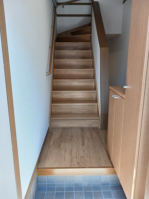 フォレスタＢ 玄関