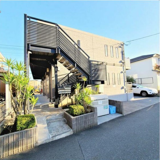 ＡＧＩＮＧ本鵠沼 203号室 外観