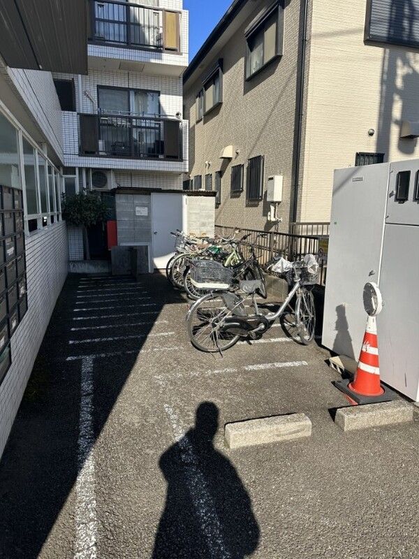 シルフィード厚木 駐車場