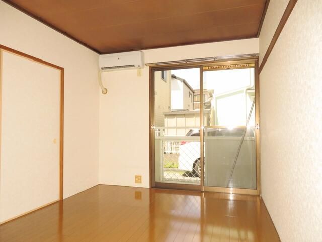 グランデュール湘南B リビング