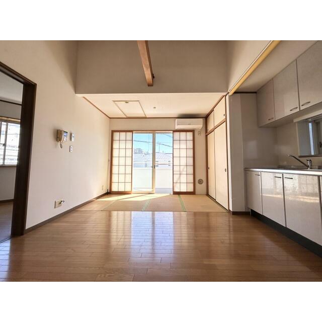 松波テラスハウス リビング