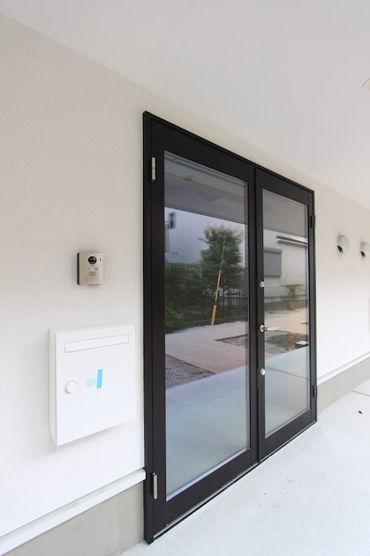 TSUBANA　E棟 玄関