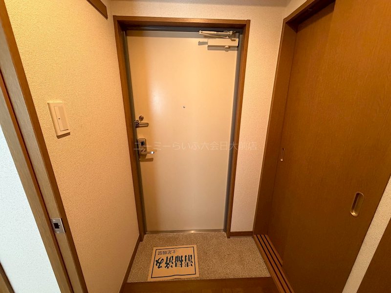 ラフィントール湘南 玄関