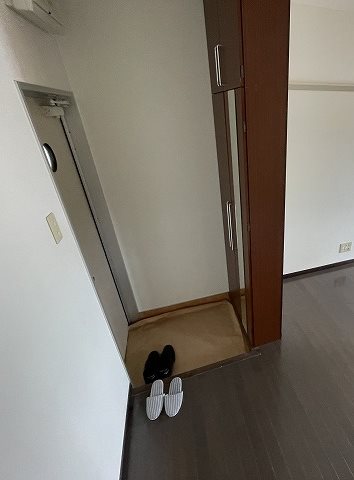 ヴィラ　オペラ 玄関
