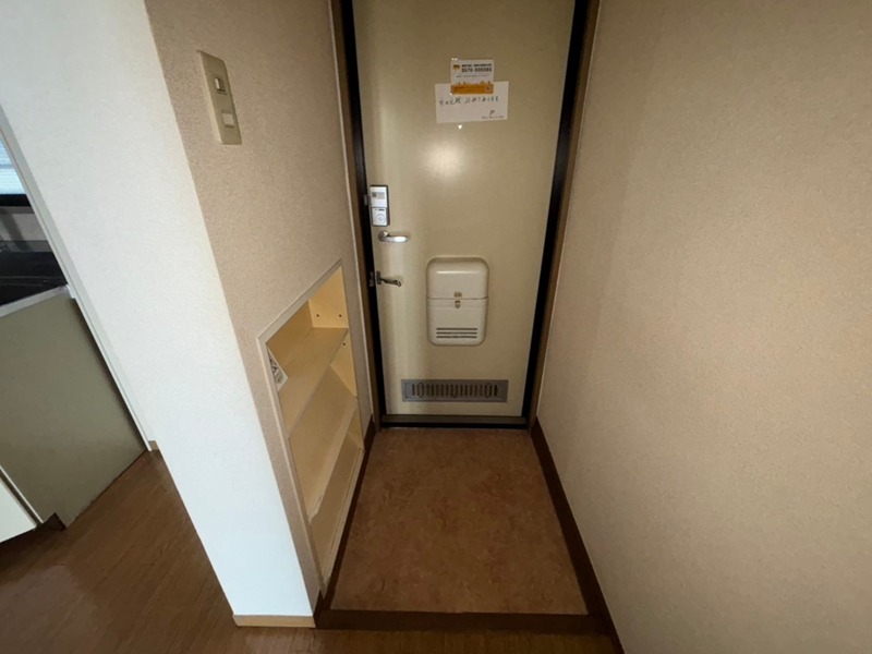 神奈川県海老名市大谷南４丁目 玄関
