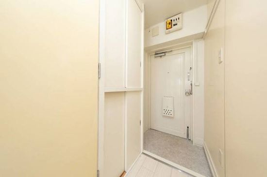 ビレッジハウス鎌倉4号棟 玄関
