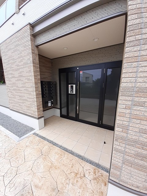 グレイスＢ 玄関