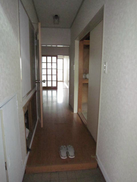 新倉ビル 玄関