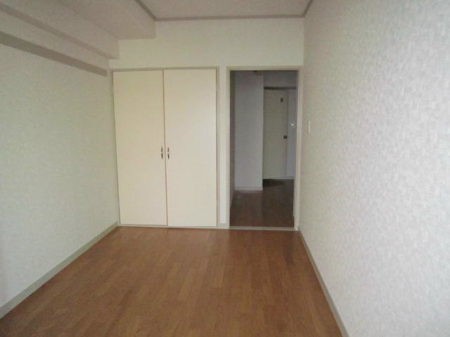 新倉ビル ベッドルーム