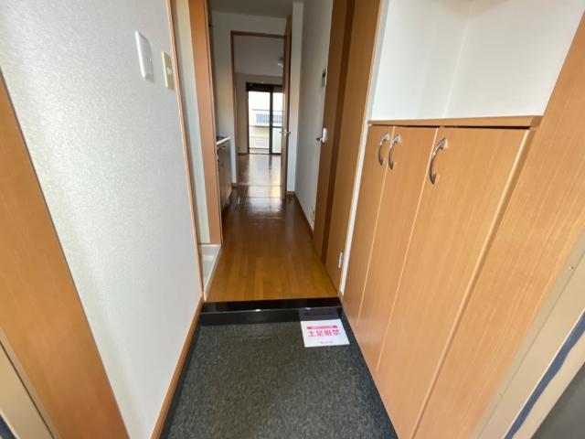 ヴィアーレ・ミーテ 玄関