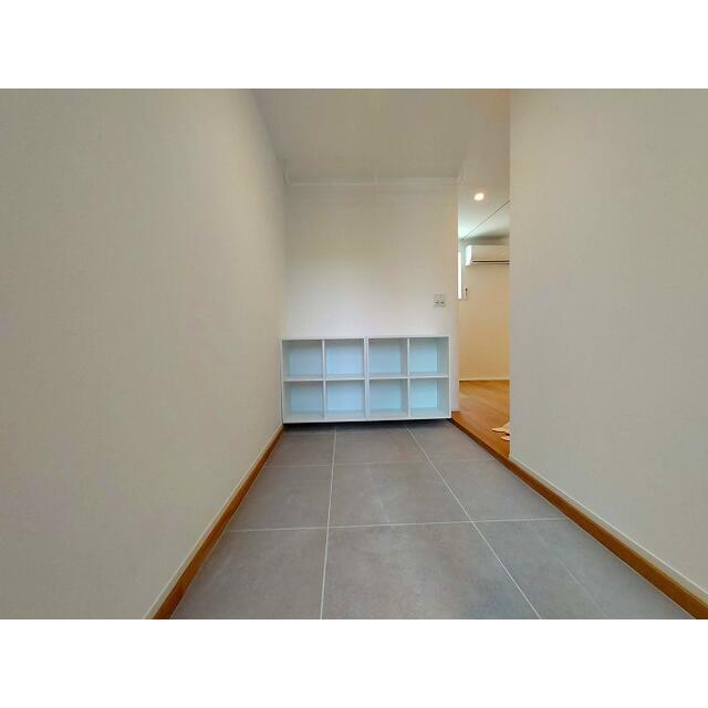 ヒュッゲユキノシタ 玄関
