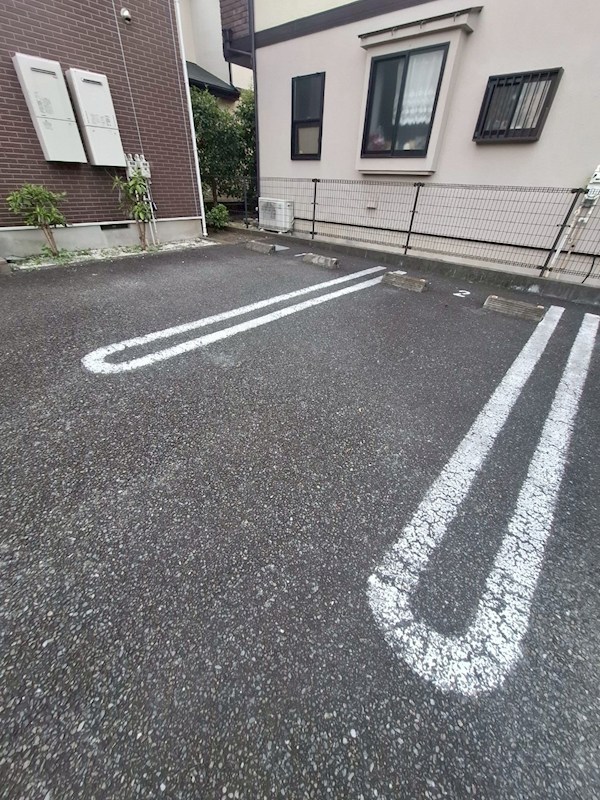 シャトーレ湘南Ⅲ 駐車場