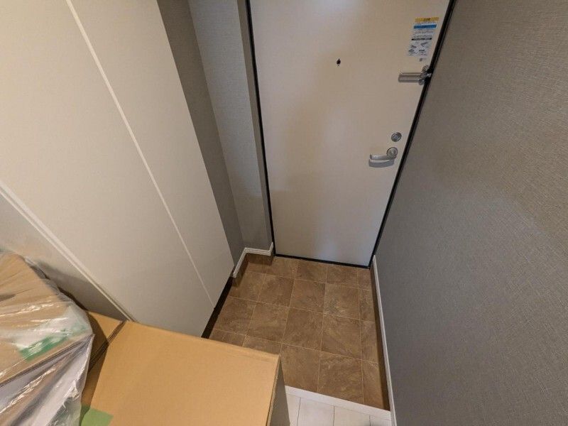 ルミエールいずみ中央 玄関