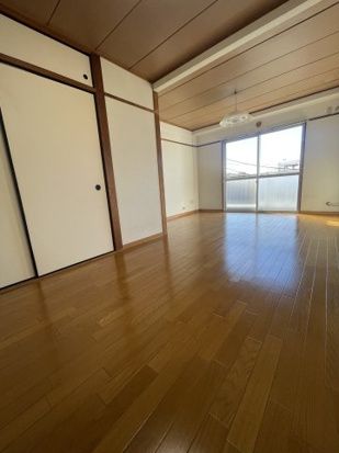 レジデンスニシイ　1号棟 ベッドルーム