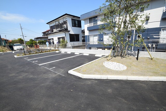 ユアメゾン長沼 駐車場