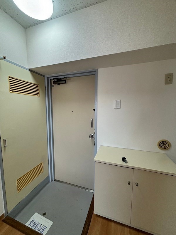 ＵＮＯイダビル 玄関