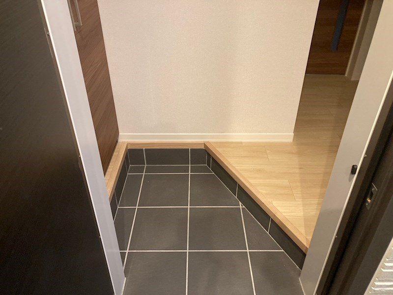 セレニティ 玄関