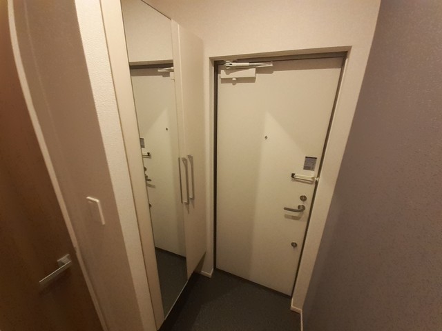 ロワゾブルー 玄関