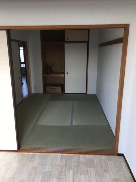 ロイヤルコート寒川 玄関