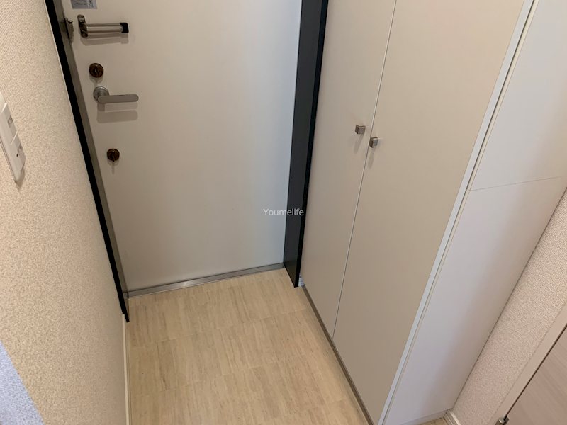 オークデンヴィラ 玄関