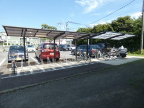サンライズ石塚 駐車場