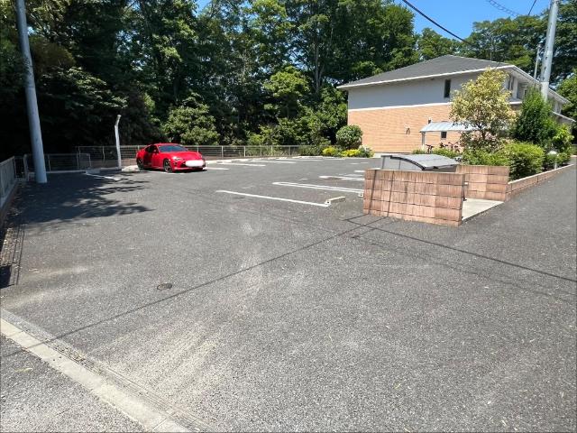 マノワールⅡ 駐車場