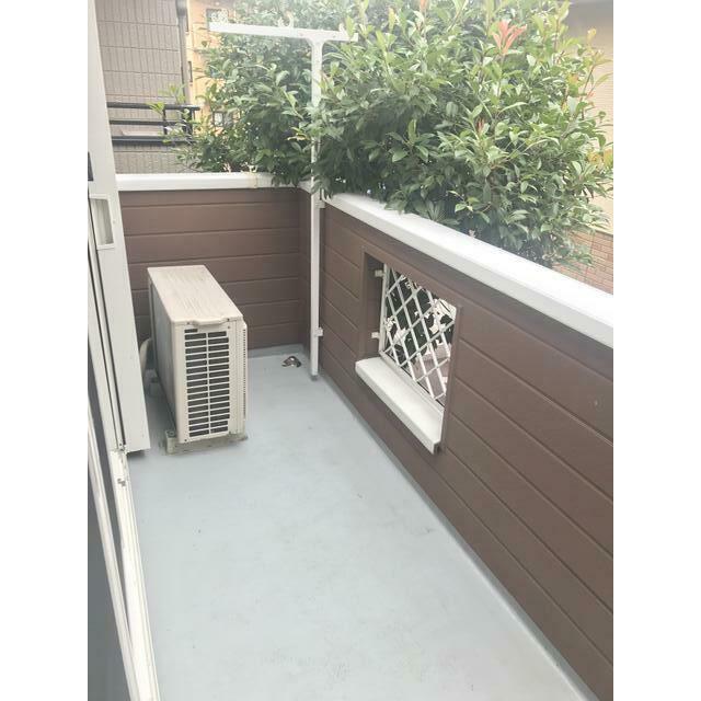 藤沢市湘南台　貸戸建 ベランダ