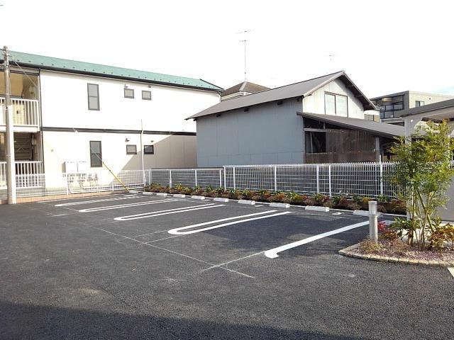 サン　ミルト 駐車場