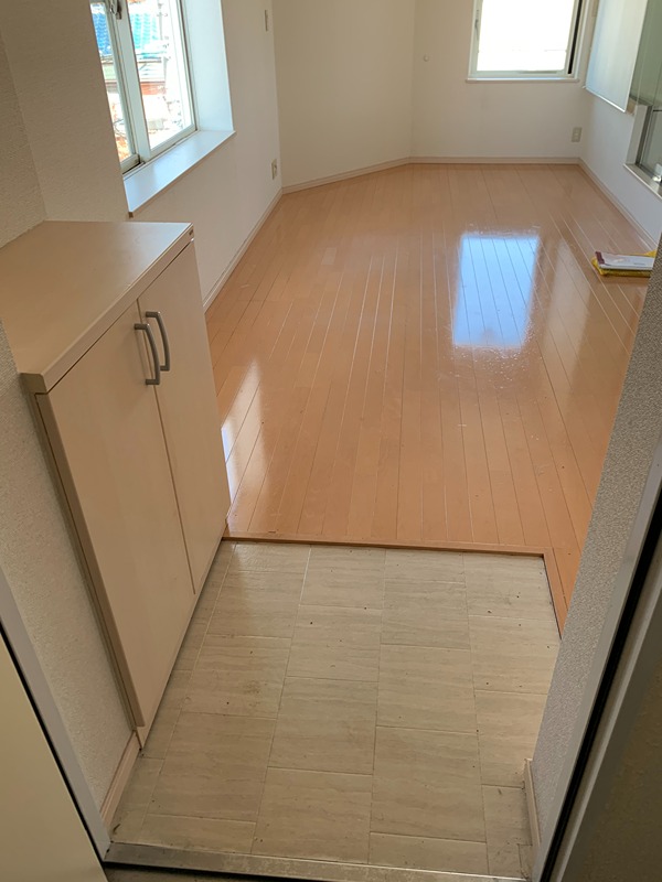 ＥＡＳＴ　ＲＩＳＥ　由比ガ浜　Ａ 玄関
