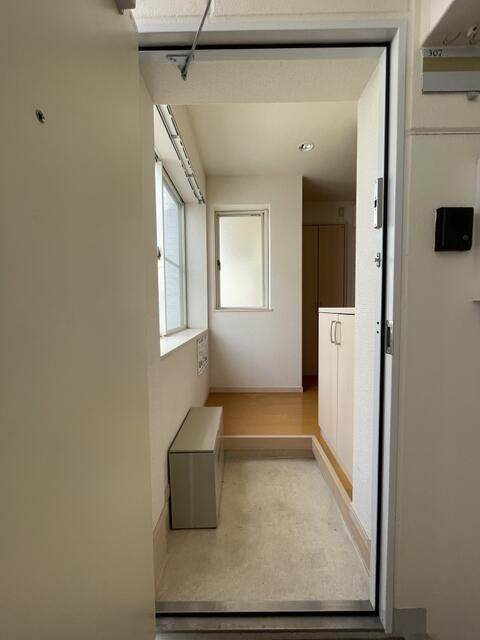ＥＡＳＴ　ＲＩＳＥ　由比ガ浜　Ｂ 玄関