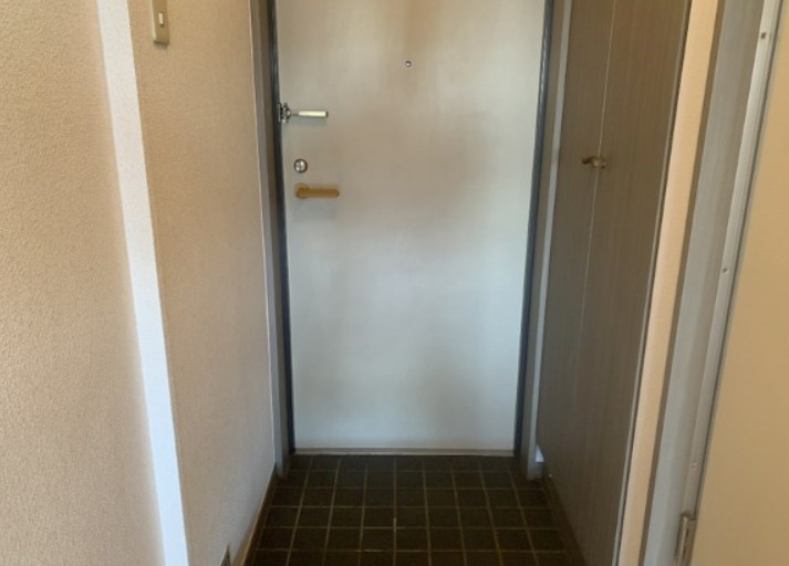 ライオンズプラザ海老名 玄関