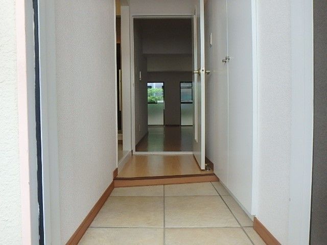 サニーハイツ平塚 玄関
