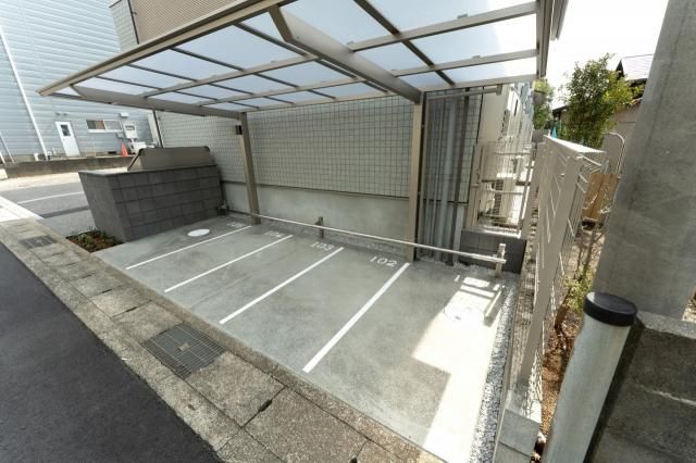 Ｃｒｅｓｃｅｎｔ 駐車場